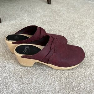 Sven Suede Clogs